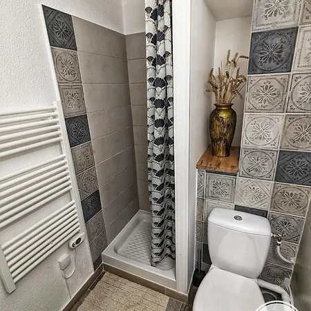 Apartment Douceur Nimoise En Centre - Rdc Et Exterieur Nimes